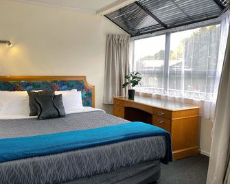 Pembrooke Motor Lodge - Whangarei - Bedroom