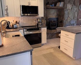 Charming 5-bedroom farmhouse in Lanesborough - Lanesborough - Cocina
