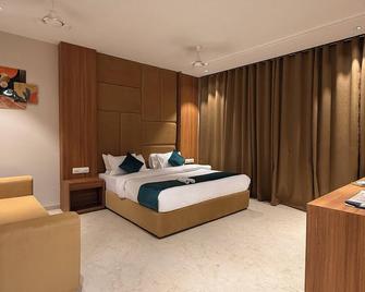 Hotel Akaay - Ujjain - Bedroom