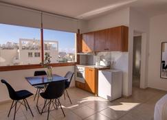 Phaedrus Living: City Flat Palas 104 - Paphos - Dining room