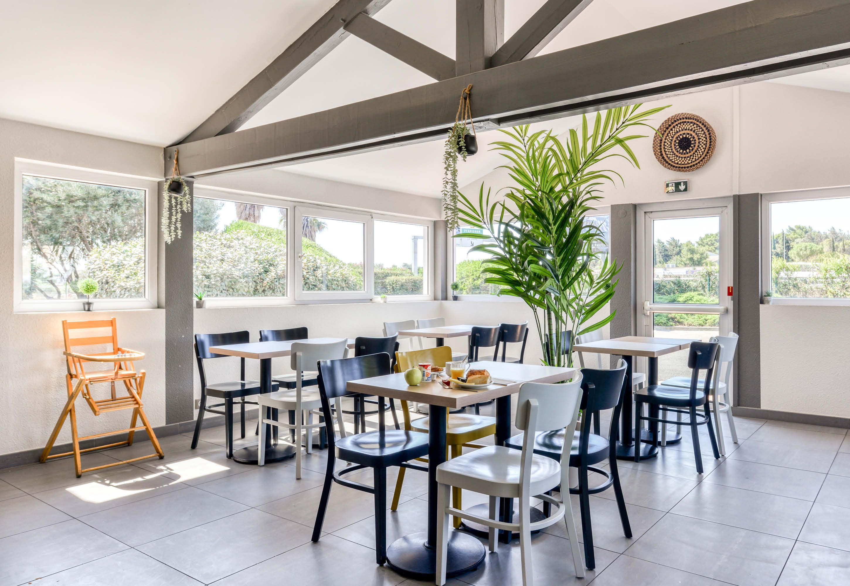 B&B HOTEL Narbonne (1) - נארבון - מסעדה