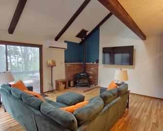 Rustic Mountain Escape Waterpark, Ski & Views! - Tannersville - Sala de estar