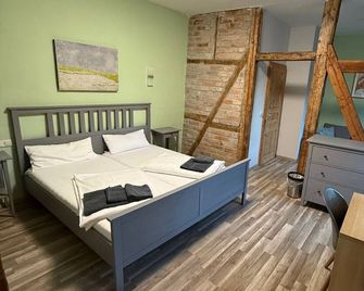 Gasthaus Destille - Zwickau - Slaapkamer