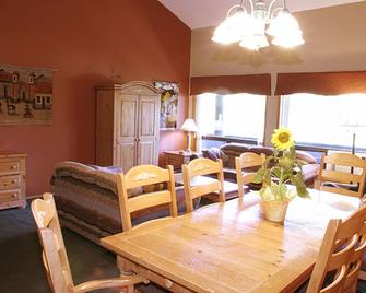The Griz Inn - Fernie - Essbereich