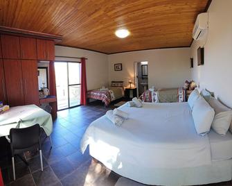 Onduri Lodge - In Okaukuejo - Ombika - Habitación