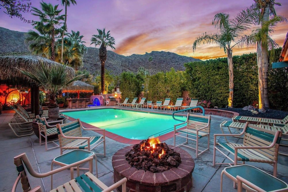 Coyote Inn - פאלם ספירנגס - בריכה