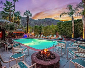 Coyote Inn - פאלם ספירנגס - בריכה