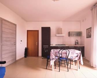 Porticciolo 3 vista mare x 4 persone - Viserba - Spisestue