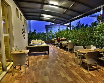 North Point Hotel - Denizli - Patio