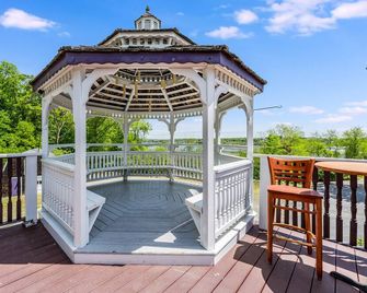 Castle Manor Inn - Gloucester - Balkon