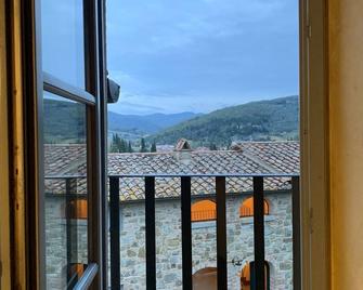 Locanda di Santantimo - La Chiassa - Balcón