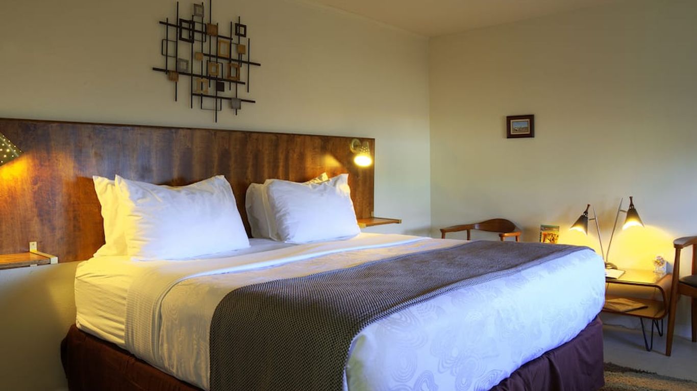 Roadrunner Lodge Motel