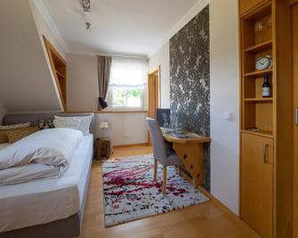 Hotel Kaiserhof - Medebach - Bedroom