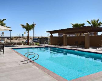 Hilton Garden Inn Palmdale - Palmdale - Pool