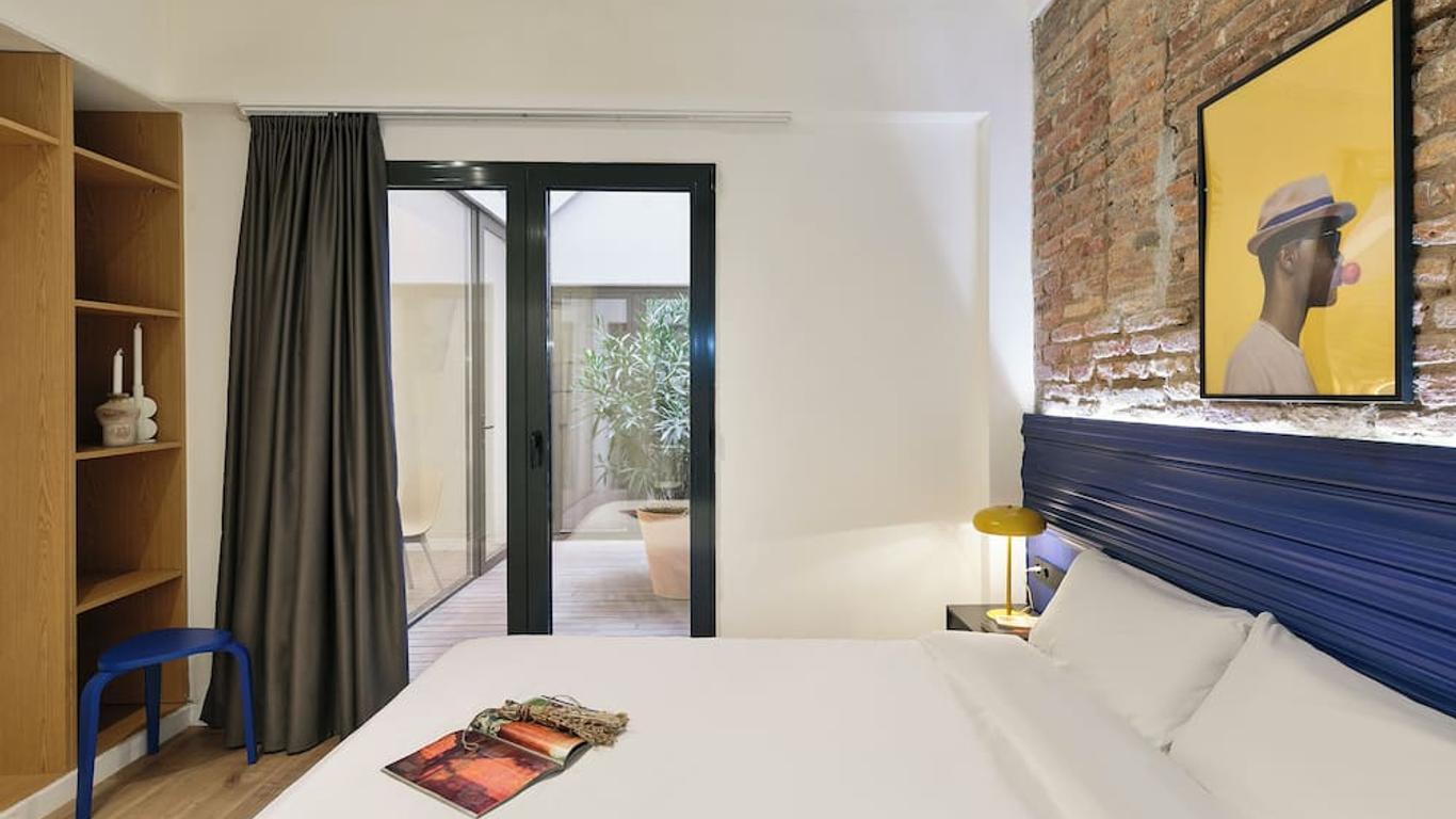 Arte Suites by Olala Homes