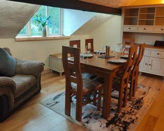 Fflat Aberglaslyn - One Bedroom Apartment - Beddgelert - Їдальня