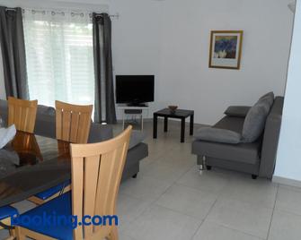 Residence de Tourisme Le Clos Des Vendanges - Moriani-Plage - Living room