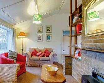 3 bedroom accommodation in Shirley, Ashbourne - Ashbourne - Huiskamer