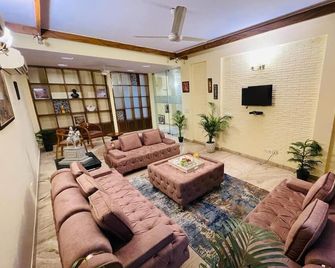 Fortune Home Service Apartment 4Bhk,D-36, Saket - Nowe Deli - Pokój dzienny