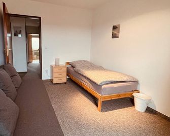 Ferienwohnung Bienenkorb - Selb - Спальня