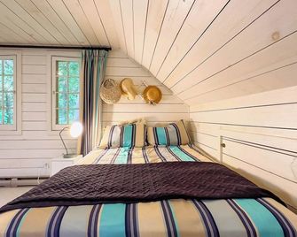 Huron Shores, Hot Tub, Lakefront - Kincardine - Bedroom