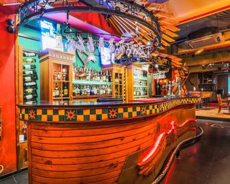 Fabhotel Sheronz - Chandigarh - Bar