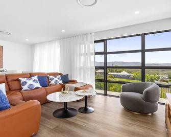 Paramount on Jarret - Coffs Harbour - Living room