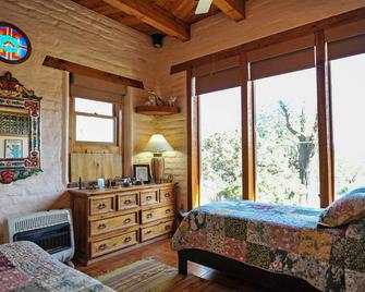 Large Picture Windows for Viewing Mountains and wildlife - Silver City - Slaapkamer