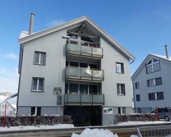 Modern, spacious holiday flat near the village centre - Appenzell - Building