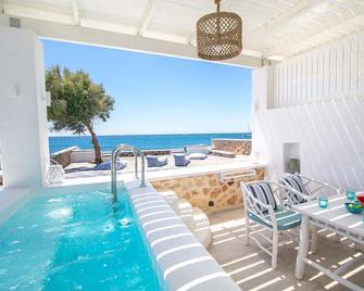 Aegean Melody Suites & Villas - Vlichada - Piscina