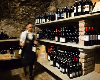 Osteria Senza Fretta Rooms for Rent - Cuneo - Bar