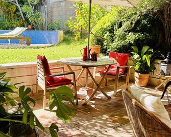 At Home Malaga Stay & Solo Travellers - Rincón de la Victoria - Patio