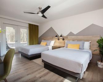 4411 Inn & Suites - Michigan City - Bedroom