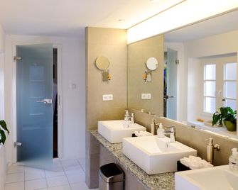 Rhein River Guesthouse - direkt am Rhein - Leverkusen - Bad