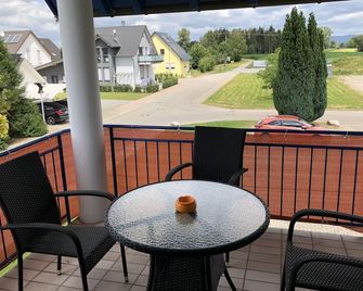 Apartment Gassmann, apartment 1 - Neuried - Balcón