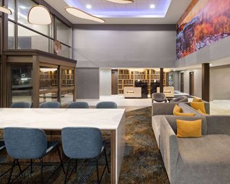 La Quinta Inn & Suites by Wyndham Yakima Downtown - Yakima - Lounge