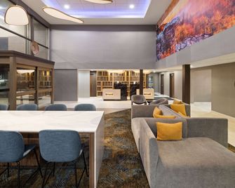 La Quinta Inn & Suites by Wyndham Yakima Downtown - יאקימה - טרקלין