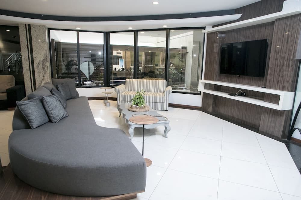 ألفين هوتل باي سلافييرو هوتيس - جوينفيل - غرفة معيشة