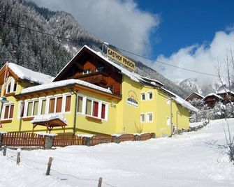 Dreibettzimmer, Dusche, WC, Balkon - Gasthof-pension Innerfraganter Wirt - Flattach - Gebäude