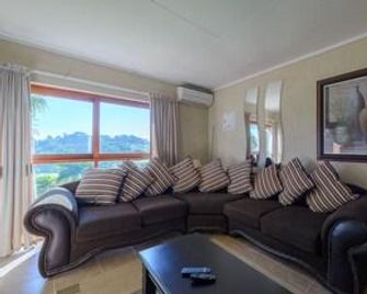 San Lameer Villa Rentals One Bedroom Standard 10425 - Southbroom - Sala de estar