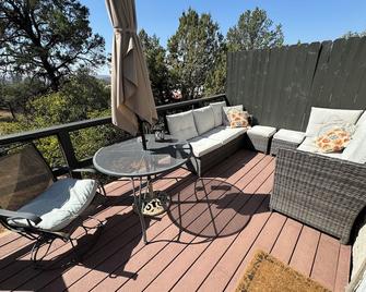 Serene Sedona Studio w/ double shower and private patio with view! - Sedona - Balcony