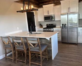 Luxury Large Farm Home @ Stoney Farms -No Chores - Panguitch - Keittiö