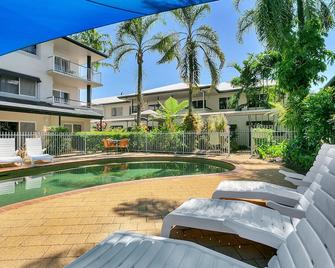 Cairns Reef Apartments & Motel - Cairns - Kolam