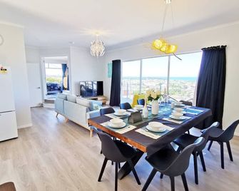 Breathtaking sea view house - Oamaru - Dining room
