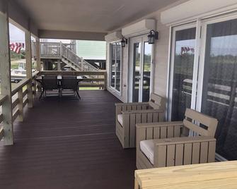 Join Us @ Couyon's Beach House!!! - Grand Isle - Balcón