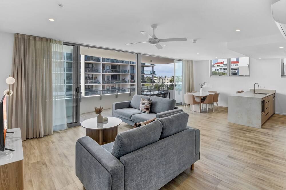 لوانا بيتش ريزورت باي ديريكت كوليكتيف - كالوندرا - غرفة معيشة