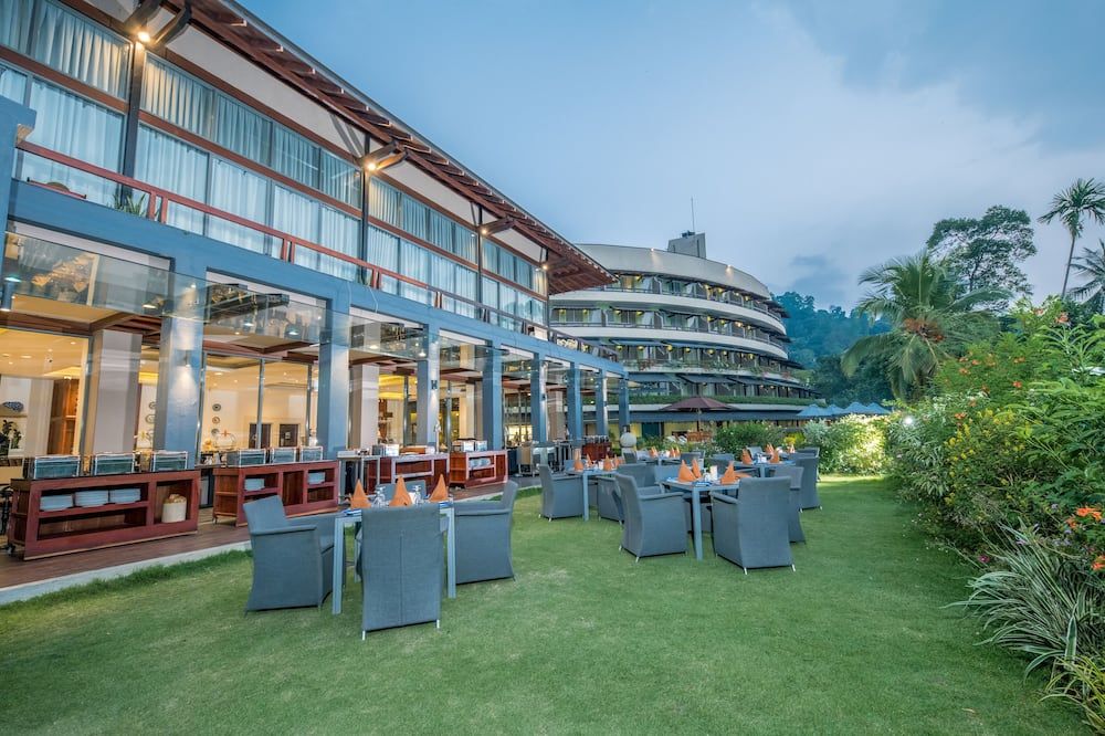Earl's Regent Hotel - Kandy