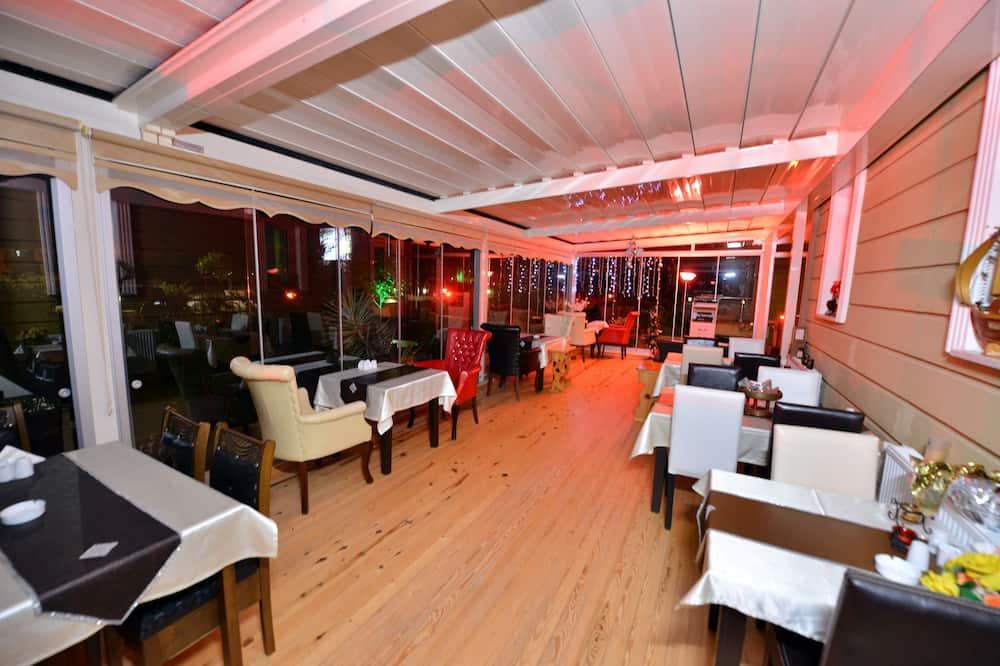 Assortie La Villa Hotel - שילה - מסעדה