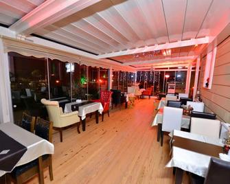 Assortie La Villa Hotel - שילה - מסעדה