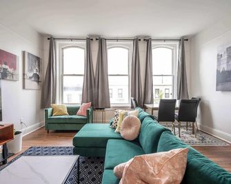 The Heart of Madison 3 - Covington - Vardagsrum